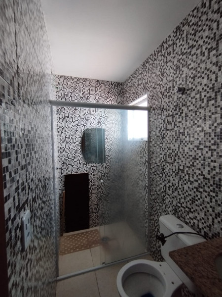 Casa à venda Aguassai com 70m² e 3 quartos por R$ 375.000 - 934757519-babheiro-superior-com-box.jpg