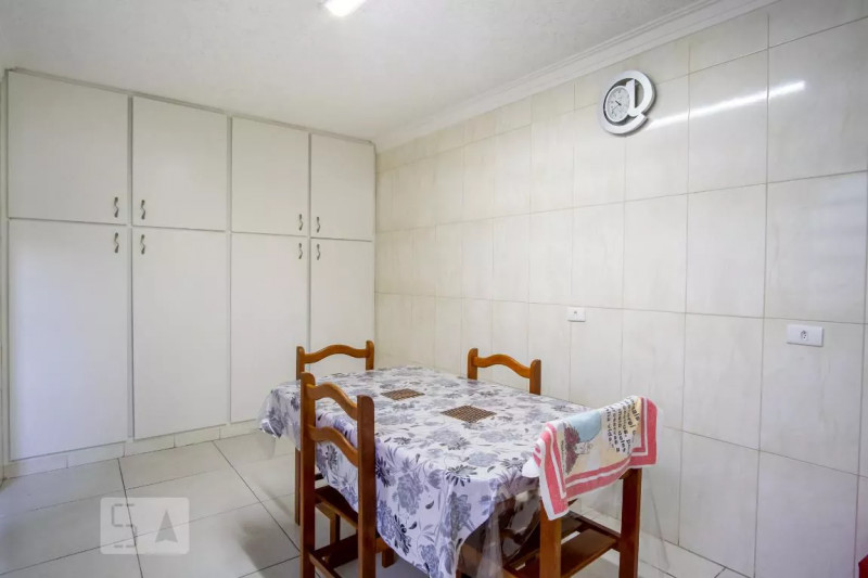 Casa à venda Vila Cleonice com 200m² e 3 quartos por R$ 640.000 - 1687942592-41.jpg