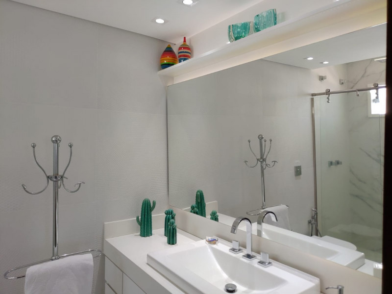 Apartamento à venda Vila Isabel com 485m² e 5 quartos por R$ 1.720.000 - 328757919-13-banheiro-suite-1.jpg