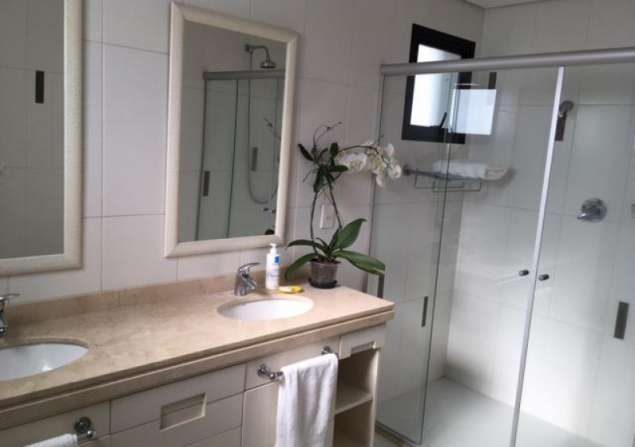 imóvel com 235m²