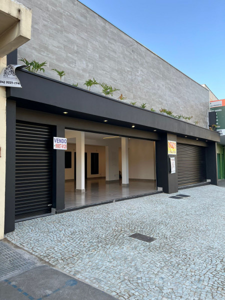 Comercial para alugar Nossa Senhora Aparecida com 210m² e 1 quarto por R$ 10.000 - 1472510446-img-20220824-wa0103.jpg