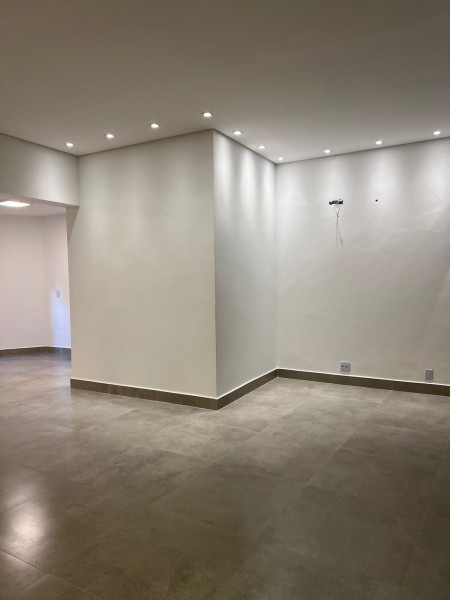 Comercial para alugar Nossa Senhora Aparecida com 210m² e 1 quarto por R$ 10.000 - 1623768126-img-20220824-wa0108.jpg