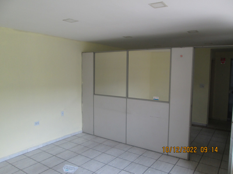 Comercial para alugar Rochdale com 32m² e 1 quarto por R$ 800 - 156032468-img-4005.JPG