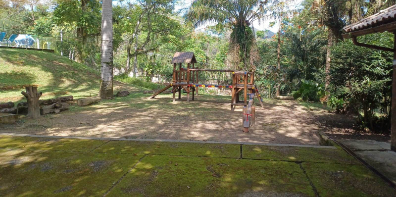 Casa à venda Maria Paula com 250m² e 3 quartos por R$ 750.000 - 2043502317-parquinho.jpg