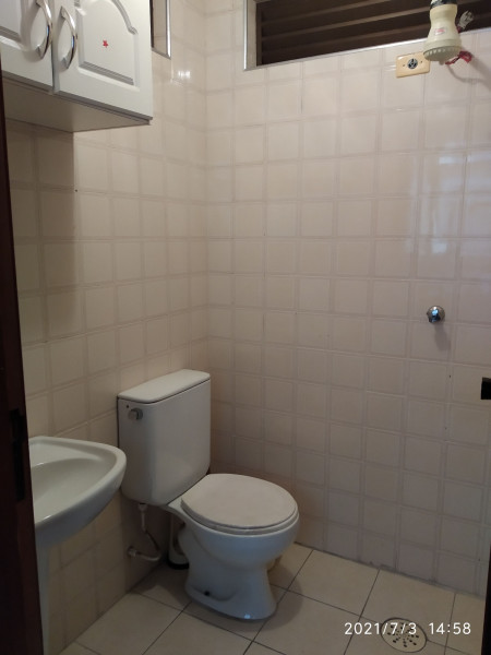 Apartamento à venda Boqueirão com 18454m² e 3 quartos por R$ 870.000 - 400945907-021-wc-servico.jpg