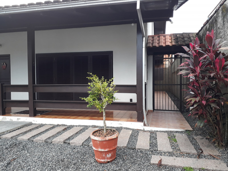 Casa à venda Floresta com 250m² e 4 quartos por R$ 830.000 - 708541107-b.jpg