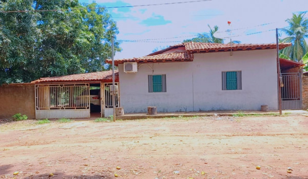 Casa à venda Centro com 225m² e 5 quartos por R$ 200.000 - 1326225886-foto-4.jpeg