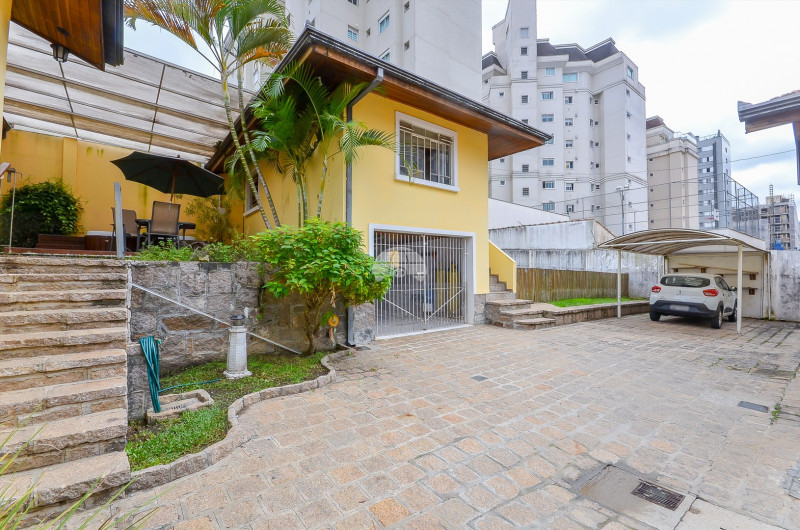 Terreno à venda Juvevê com 851m² e 1 quarto por R$ 4.000.000 - 1386502114-68-11-1-1630x1080.jpg