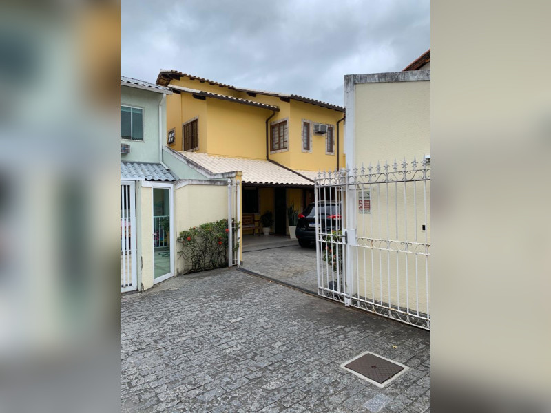 Casa à venda Anil com 422m² e 4 quartos por R$ 1.050.000 - 01-05-varanda-frente.jpeg