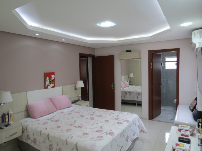 Casa à venda Residencial Village Santana com 250m² e 4 quartos por R$ 750.000 - 1751232959-img-1308.JPG