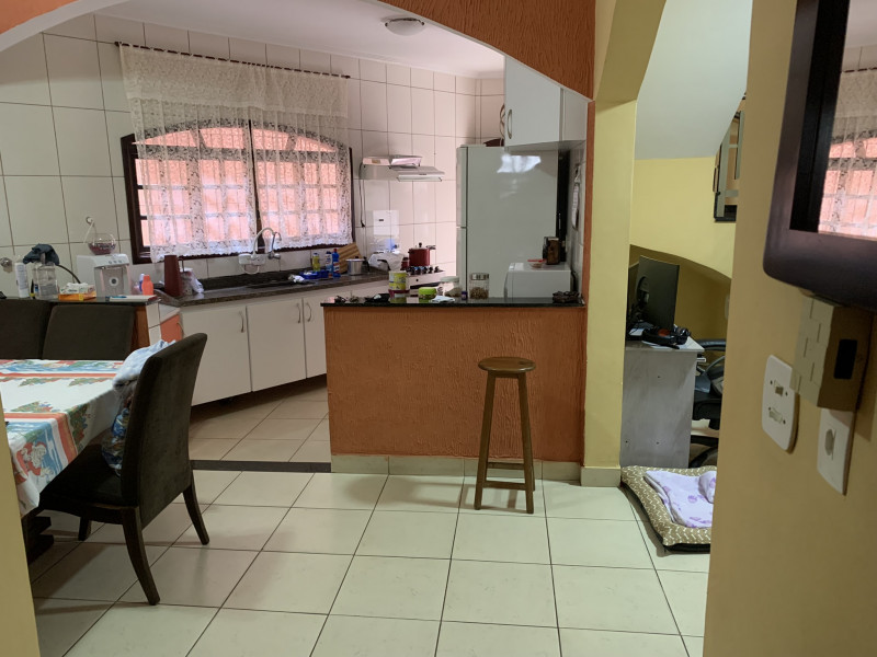 Casa à venda Cidade Líder com 299m² e 6 quartos por R$ 560.000 - 2099843327-cozinha.JPEG