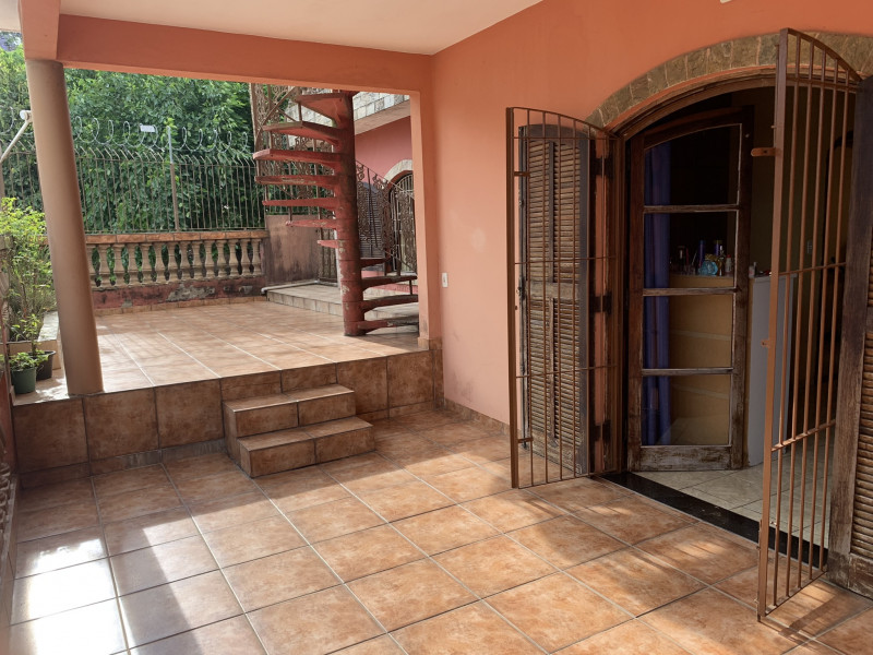 Casa à venda Cidade Líder com 299m² e 6 quartos por R$ 560.000 - 681392654-sacada-4.JPEG