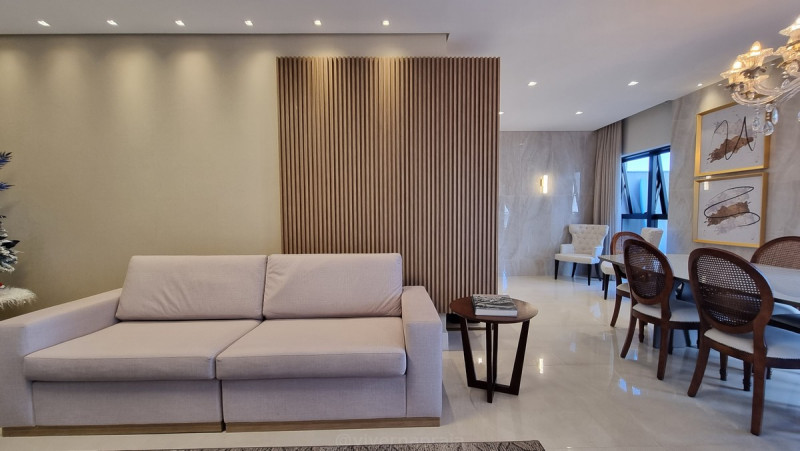 Apartamento à venda Centro com 17878m² e 4 quartos por R$ 2.800.000 - 642925920-20221229-103120.jpg