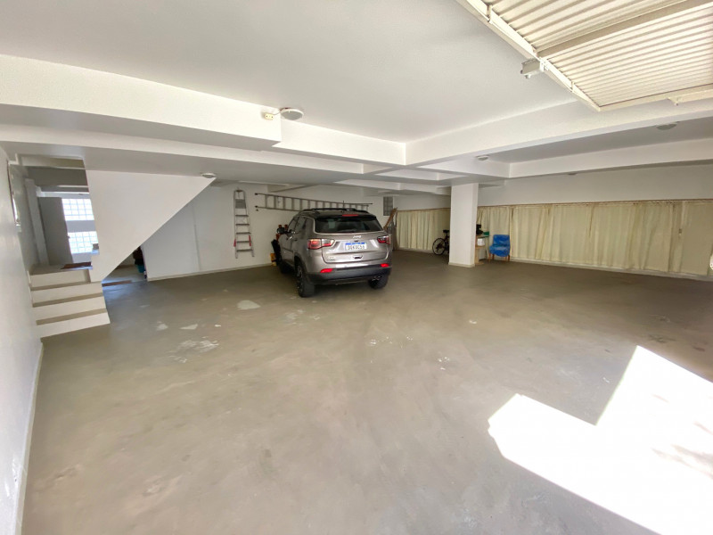 Casa à venda Perdizes com 440m² e 4 quartos por R$ 2.990.000 - 1088702028-garagem-01.jpg