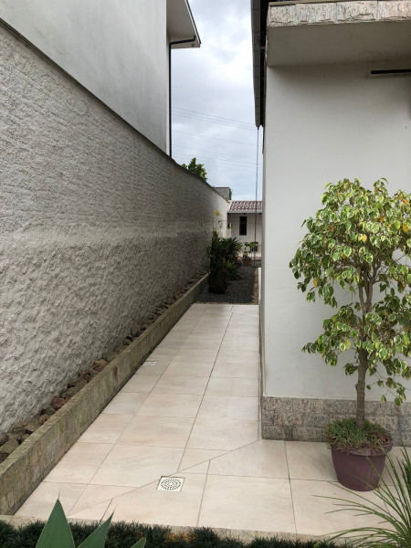 Casa à venda Centro com 337m² e 3 quartos por R$ 750.000 - 1662883081-img-20230117-wa0031.jpg