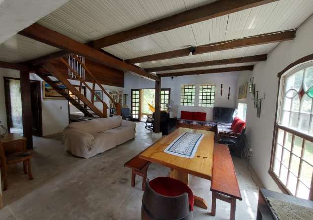imóvel com 235m²