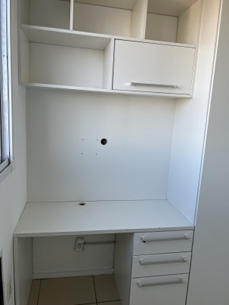 Apartamento à venda São Cristóvão com 55m² e 2 quartos por R$ 339.000 - 925371446-07-quarto-com-prateleiras-e-escrivaninha.jpg