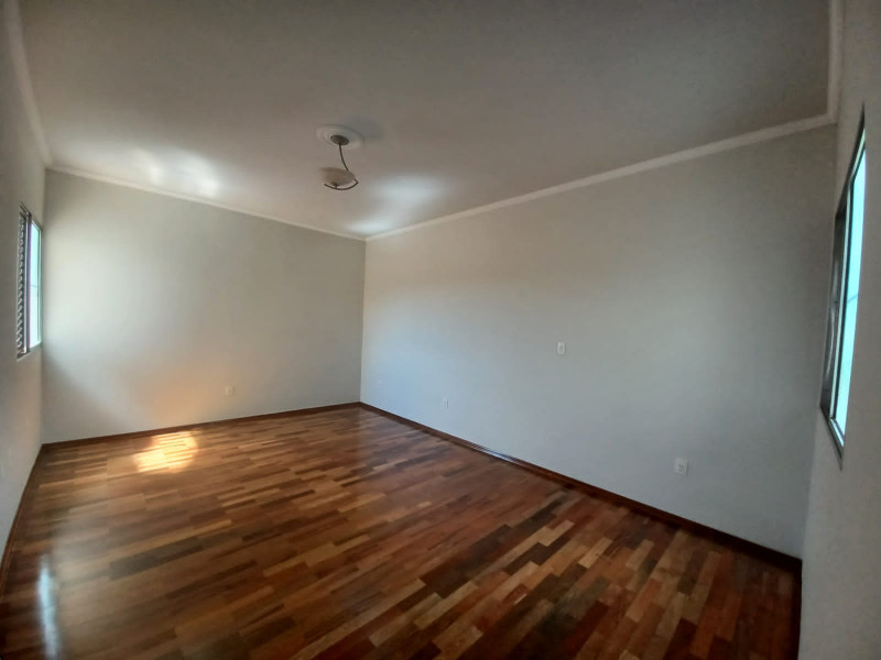 Casa à venda Jardim Hikare com 341m² e 4 quartos por R$ 900.000 - 133866088-img-20220117-wa0028.jpg