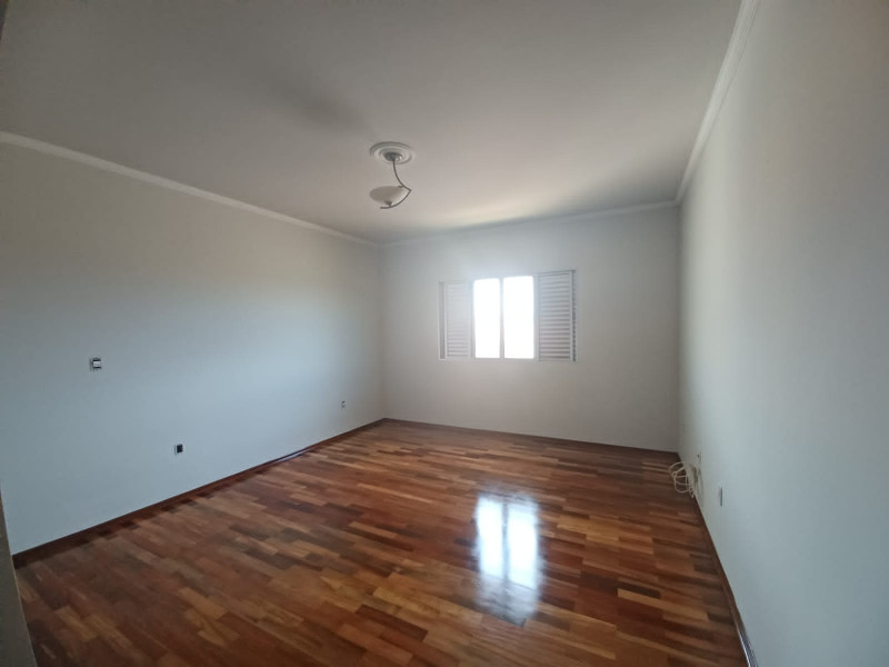 Casa à venda Jardim Hikare com 341m² e 4 quartos por R$ 900.000 - 2022442176-img-20220117-wa0033.jpg