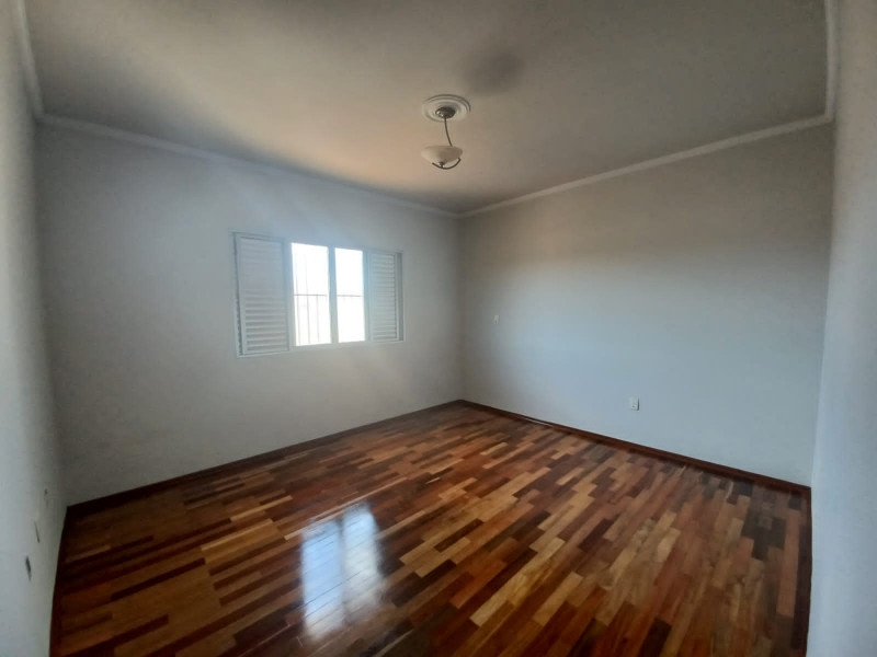 Casa à venda Jardim Hikare com 341m² e 4 quartos por R$ 900.000 - 958618846-img-20220117-wa0032.jpg