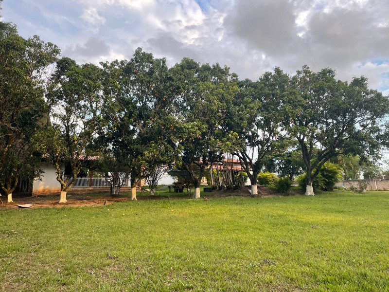 Chácara à venda Éden com 4700m² e 4 quartos por R$ 1.100 - 18073161-img-20211229-wa0024.jpg