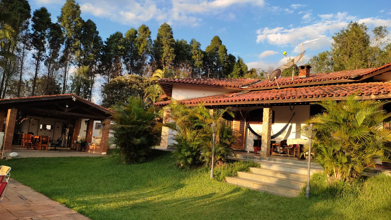 Chácara à venda Éden com 4700m² e 4 quartos por R$ 1.100 - 2015875331-img-20220328-wa0011.jpeg