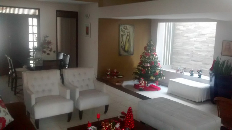 Casa para alugar Nova Parnamirim com 205m² e 3 quartos por R$ 2.400 - 1684718477-ed7dfb4c-d975-463b-b3b5-3359b19479ac.jpg
