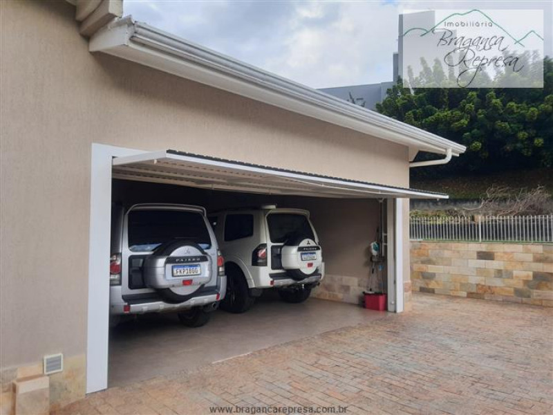 Casa à venda Jardim Europa com 350m² e 4 quartos por R$ 1.480.000 - 30051992-garagem.jpg