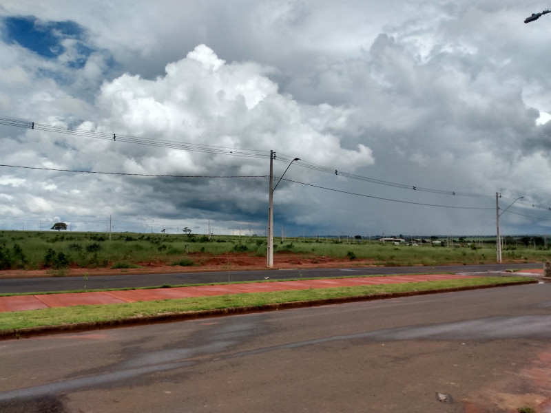 Terreno à venda Shopping Park com 250m² e 1 quarto por R$ 180 - 1620705653-img-20230124-141513463-hdr.jpg