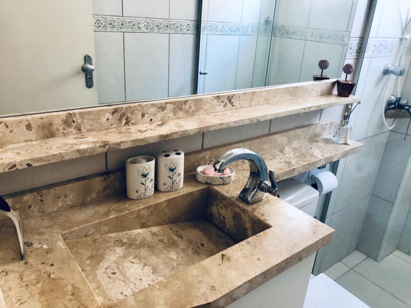 Apartamento à venda Presidente Médici com 62m² e 3 quartos por R$ 229.000 - 1996267419-banheiro-social.jpeg