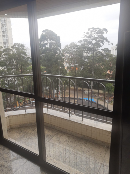 Apartamento à venda Vila Formosa com 870m² e 3 quartos por R$ 600.000 - 1335330523-varanda-2.png