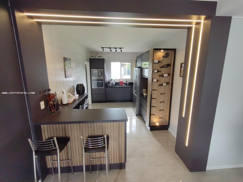 Casa à venda Centro com 268m² e 4 quartos por R$ 1.200.000 - 1656934944-img-20230124-wa0032.jpg