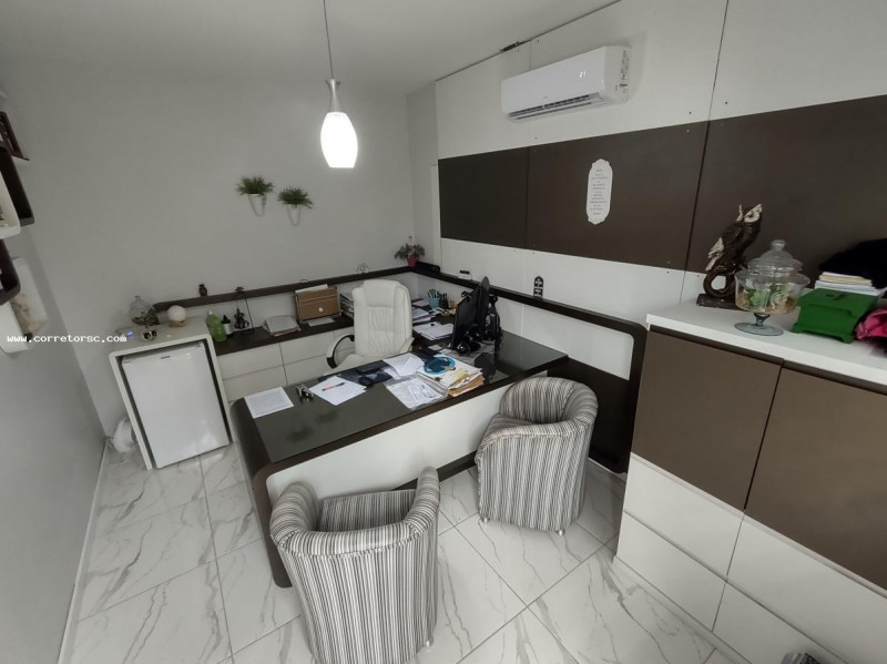 Casa à venda Centro com 268m² e 4 quartos por R$ 1.200.000 - 798690580-img-20230124-wa0057.jpg