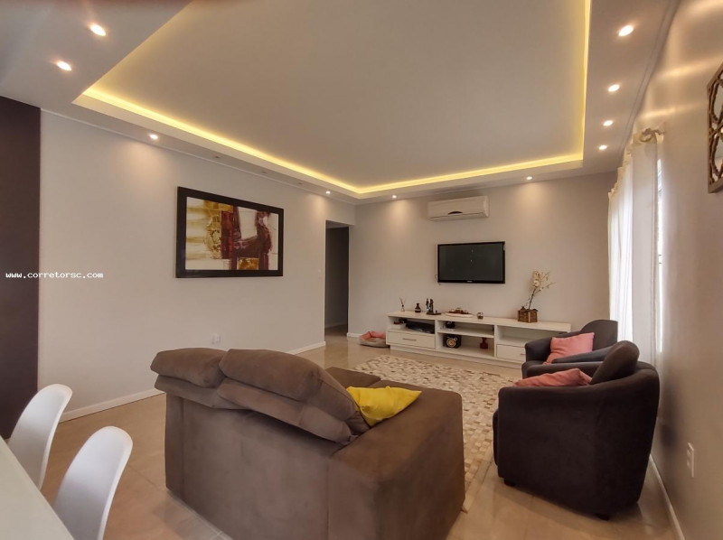 Casa à venda Centro com 268m² e 4 quartos por R$ 1.200.000 - 957660590-img-20230124-wa0037.jpg