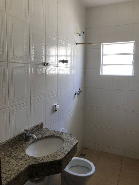 Casa à venda Centro com 69m² e 2 quartos por R$ 245.000 - 1042628234-banheiro-social.jpeg