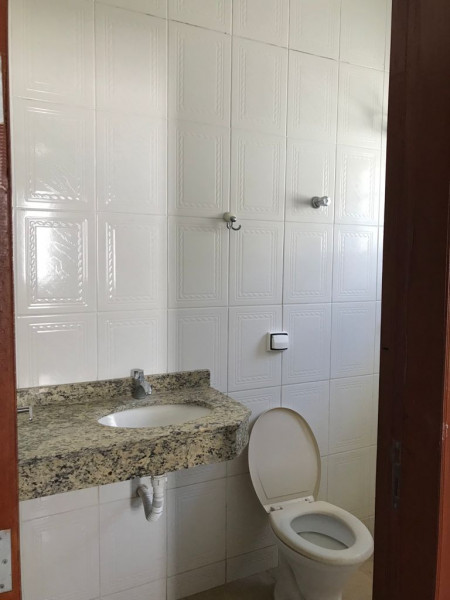 Casa à venda Centro com 69m² e 2 quartos por R$ 245.000 - 531154009-banheiro-suite.jpeg