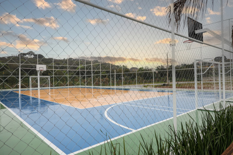 Terreno à venda Santa Candida com 124m² e 1 quarto por R$ 230.000 - 541831603-quadra-esportes.jpeg