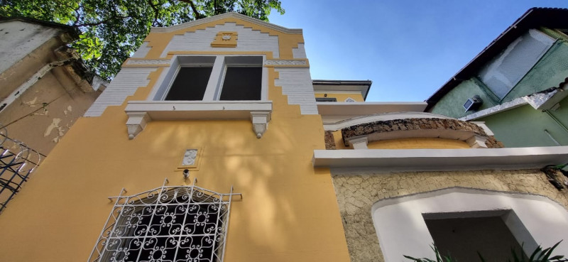 Casa à venda Tijuca com 270m² e 5 quartos por R$ 1.400.000 - 1435925972-vista-frontal-m.jpeg