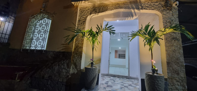 Casa à venda Tijuca com 270m² e 5 quartos por R$ 1.400.000 - 1516696158-entrada-noturna-e.jpeg