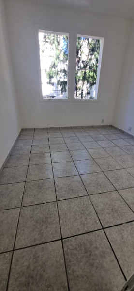 Casa à venda Tijuca com 270m² e 5 quartos por R$ 1.400.000 - 2053941772-quarto-rua-a.jpeg