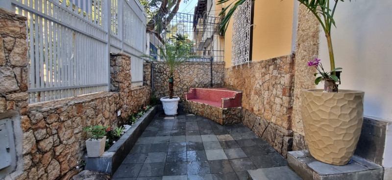 Casa à venda Tijuca com 270m² e 5 quartos por R$ 1.400.000 - 2067772829-entrada-c.jpeg