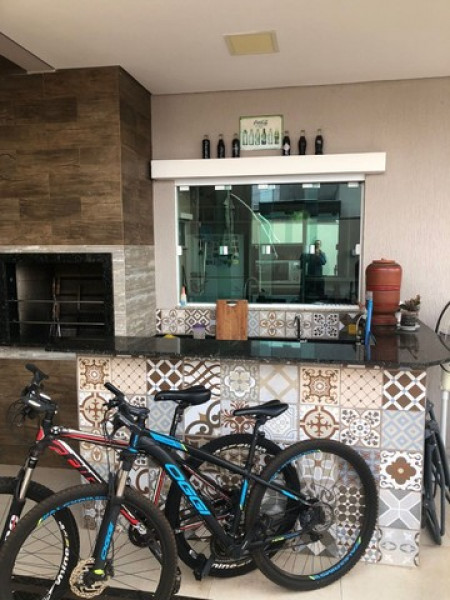 Casa de condomínio à venda Porto Belo com 300m² e 3 quartos por R$ 850.000 - 1764076996-7704e1a9-8573-4c55-a0af-a455a32e3457.jpeg