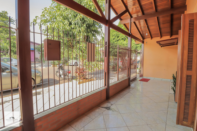 Casa à venda Centro com 111m² e 3 quartos por R$ 165.000 - 1481044489-img-0099.JPG