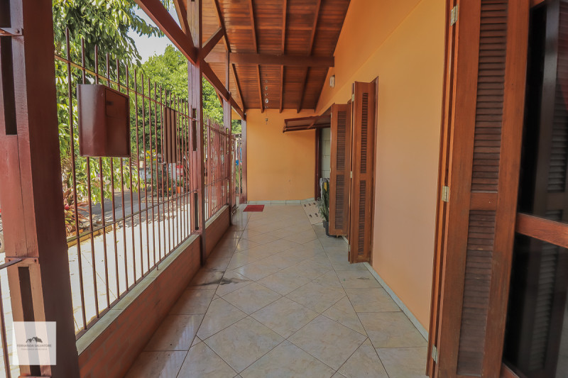 Casa à venda Centro com 111m² e 3 quartos por R$ 165.000 - 1934990044-img-0098.JPG