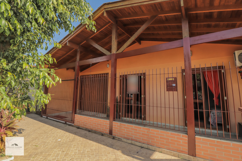 Casa à venda Centro com 111m² e 3 quartos por R$ 165.000 - 97404898-img-0102-edit.JPG