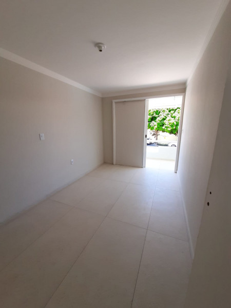 Casa à venda Ingleses Centro com 74m² e 2 quartos por R$ 350.000 - 1333622220-img-20230125-wa0011.jpg