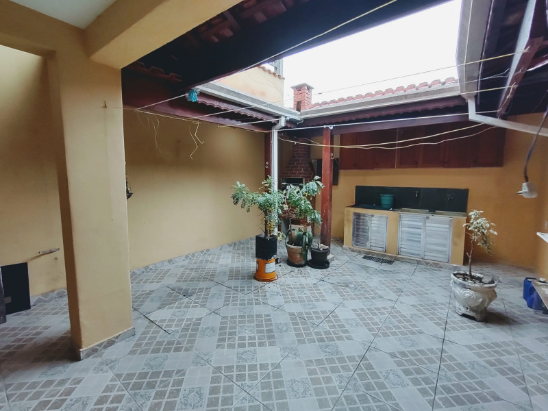 Casa à venda Jardim Ana Estela com 145m² e 3 quartos por R$ 470.000 - 288534071-casa-15-quintal.jpg