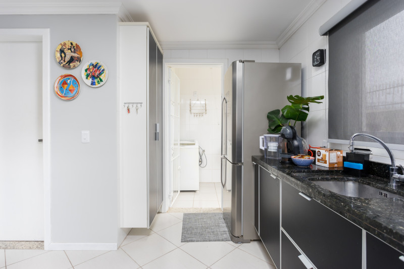 Casa à venda Ingleses Centro com 144m² e 3 quartos por R$ 830.000 - 2045849460-cozinha3.jpg