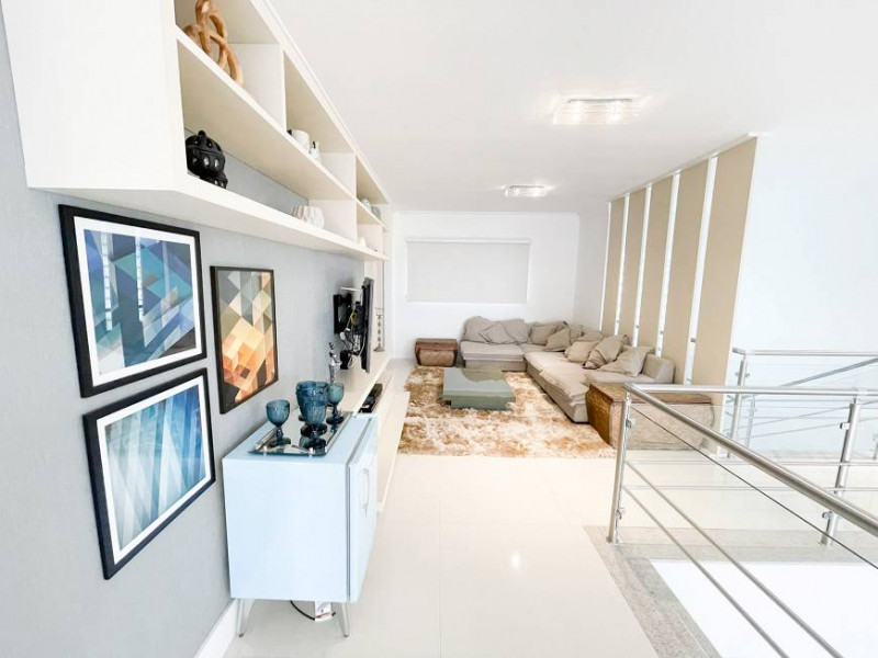 Casa de condomínio à venda Vila Mira com 372m² e 4 quartos por R$ 2.950.000 - 1420932539-rouxinol-atibaia-sala-tv-2.jpg