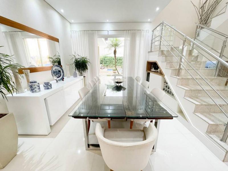 Casa de condomínio à venda Vila Mira com 372m² e 4 quartos por R$ 2.950.000 - 1458885832-rouxinol-atibaia-sala-jantar-2.jpg